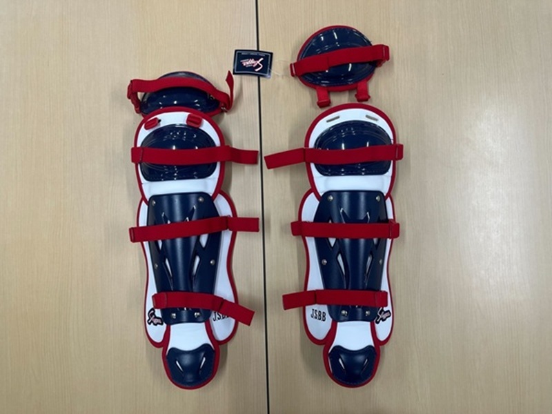 キャッチャー防具の着用方法 – 野球用品スワロースポーツ